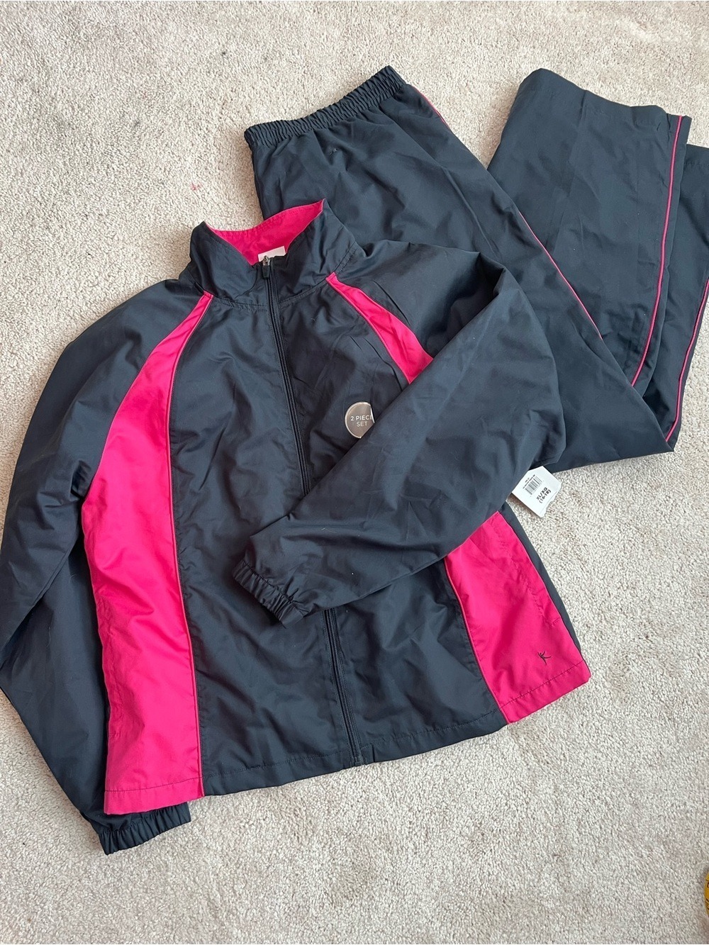 Danskin Now NWT Size XL Dark Gray & Bright Pink Tracksuit Set